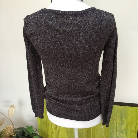 NWT deRoo sweater. - Picture 3 of 5